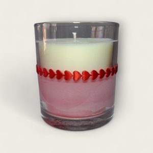 Dekorativna mirisna svijeća od prirodnog sojinog voska u staklenoj posudi , izrađena ručnim radom , prigodna za poklon ili dekoraciju interijera