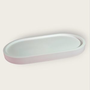 Dekorativni pladanj za podložak mirisne svijeće od prirodnog sojinog voska , ručno izrađen od kvalitetnog gipsa za modeliranje.