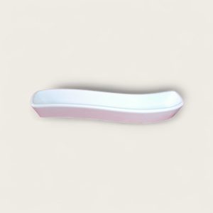 Dekorativna posudica urađena je od kvalitetnog gipsa, pogodna za držanje sitnih predmeta. Posebno je lijepi primjerak za izradu mirisne pijesak svijeće.