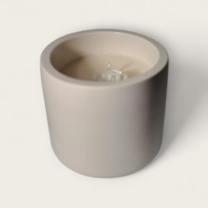 Mirisna svijeća u posudi od gipsa