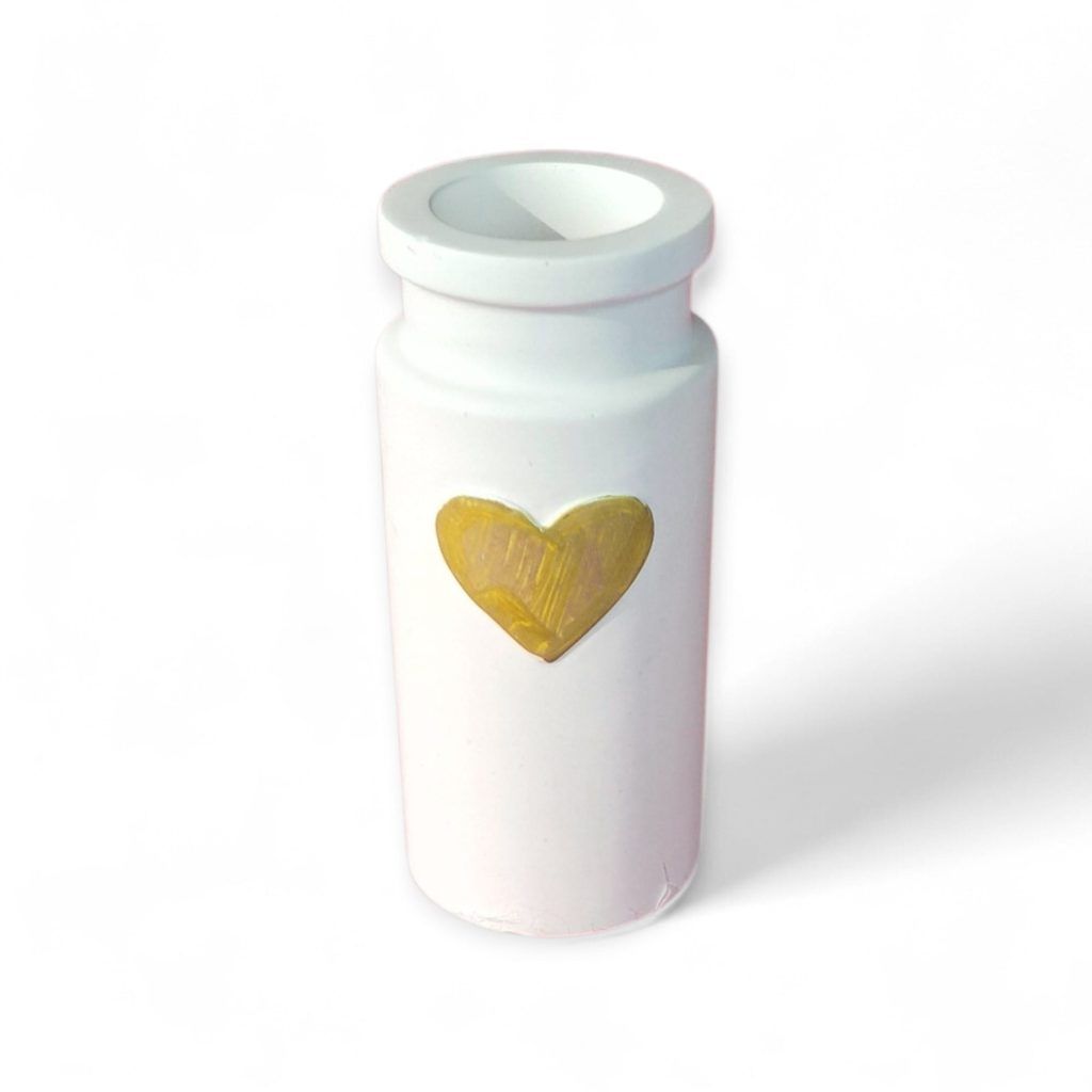 Dekorativna vaza urađena od kvalitetnog gipsa za modeliranje idealno za elegantno dekoriranje interijera.