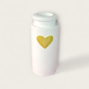 Dekorativna vaza urađena od kvalitetnog gipsa za modeliranje idealno za elegantno dekoriranje interijera.